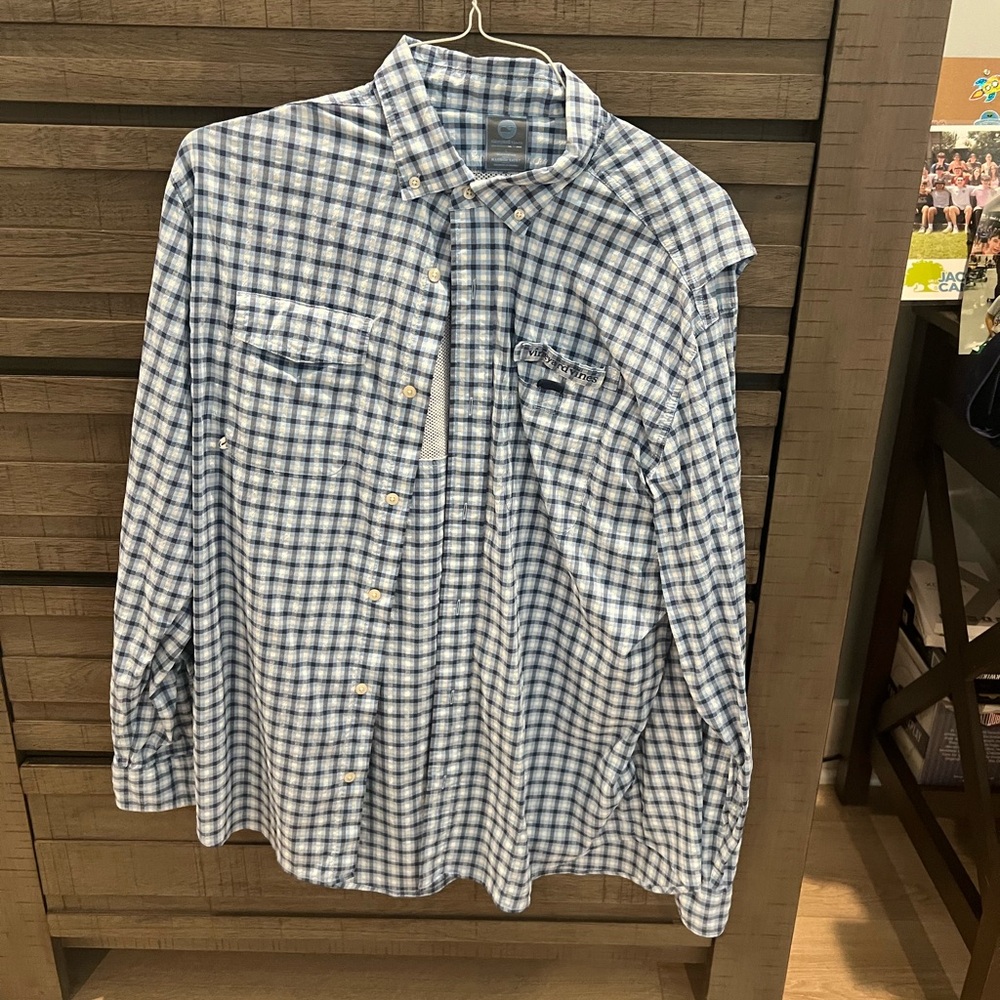 Vineyard Vines Blue and White Casual Button Down Shirt